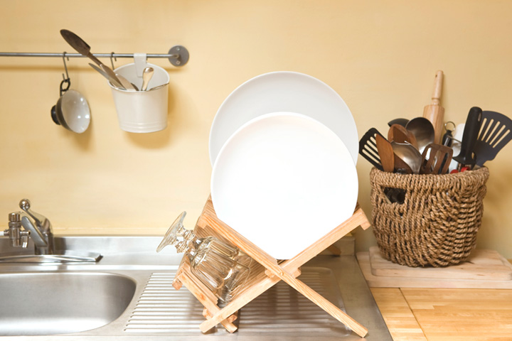 Drying rack of dishes